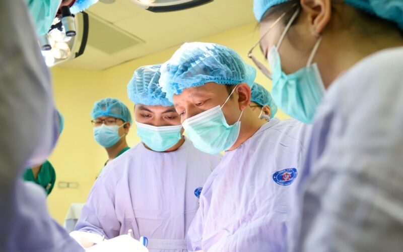 Ung thư lưỡi dễ nhầm nhiệt miệng: Bác sĩ cảnh báo dấu hiệu không nên chủ quan