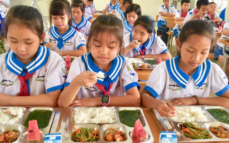Thực đơn dinh dưỡng hợp lý tác động thế nào đến sức khỏe và tầm vóc của trẻ?
