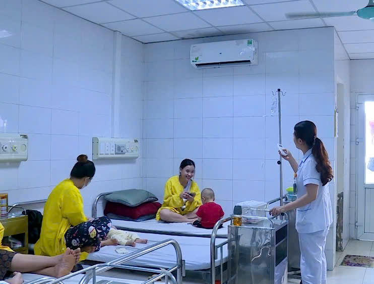 Các cơ sở y tế Thanh Hóa triển khai giải pháp chống nóng cho người bệnh- Ảnh 5.