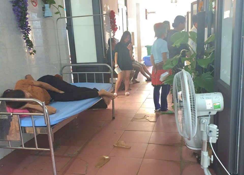 Các cơ sở y tế Thanh Hóa triển khai giải pháp chống nóng cho người bệnh- Ảnh 2.