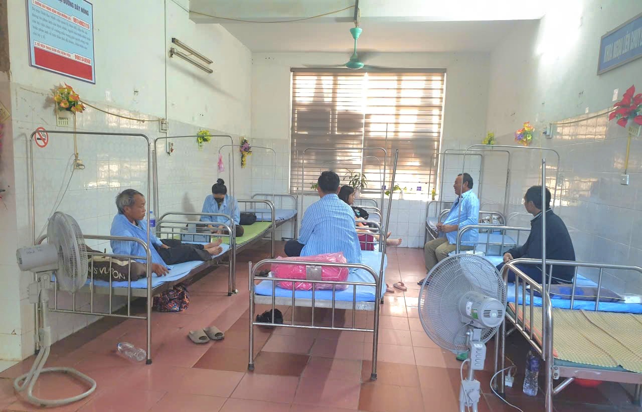 Các cơ sở y tế Thanh Hóa triển khai giải pháp chống nóng cho người bệnh- Ảnh 3.