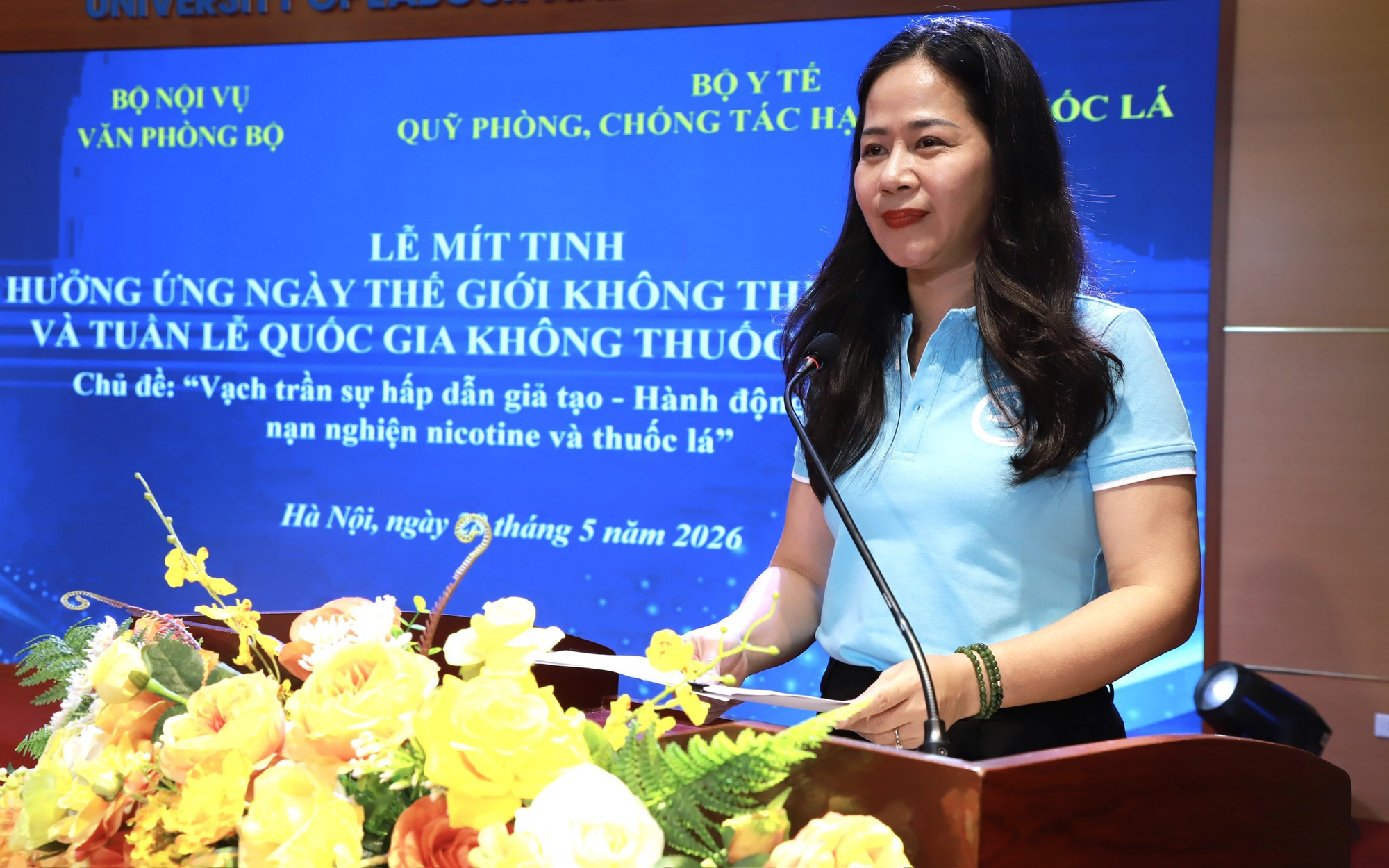 Bộ Nội vụ đề nghị cán bộ, công chức, viên chức, người lao động gương mẫu thực hiện nói không với thuốc lá