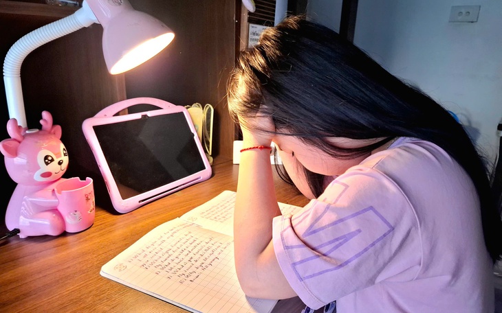 Gần kỳ thi chuyển cấp, tốt nghiệp THPT: Nhiều học sinh khám tâm thần vì lo âu, mất ngủ