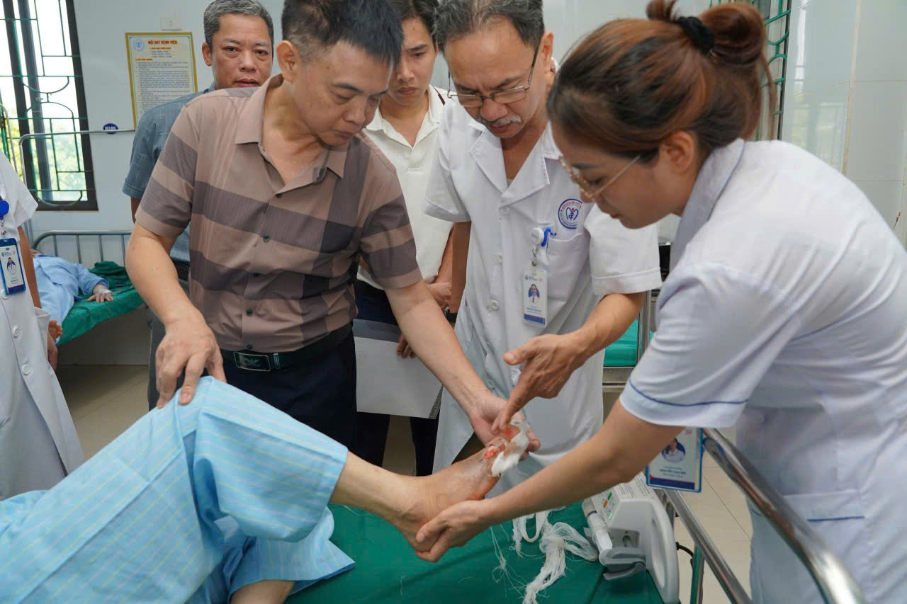 Tăng cơ hội bảo tồn chi thể cho người bệnh đái tháo đường- Ảnh 4.