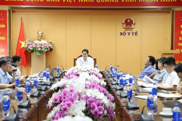 Bộ Y tế tăng tốc cải cách hành chính, tập trung xử lý nhiệm vụ chậm tiến độ