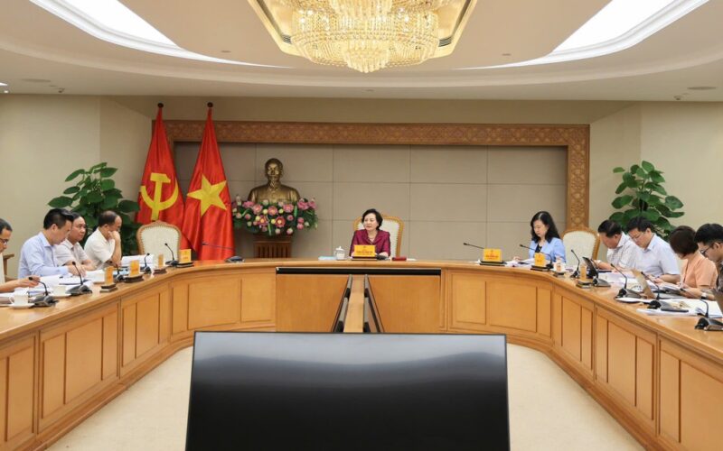 Hoàn thiện bộ máy quản lý ATTP theo hướng một đầu mối để khắc phục tình trạng ‘cắt khúc’, chồng chéo