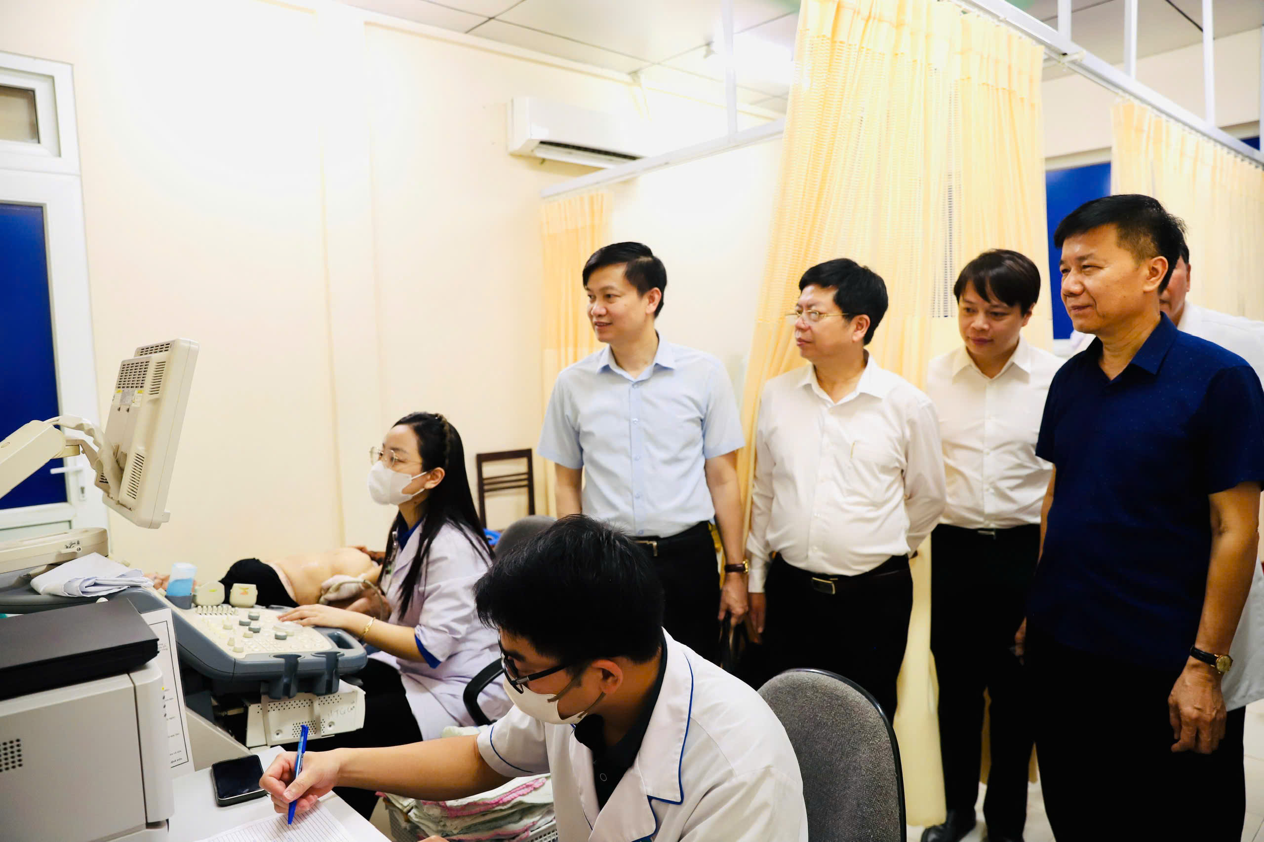 2aoboqbrgltrfacf8nfq12cxfpychxs1ffmrtewy-17808371648991585255159 Thanh Hóa: Hơn 1.000 người dân được khám bệnh miễn phí và số hóa dữ liệu sức khỏe- Ảnh 5.