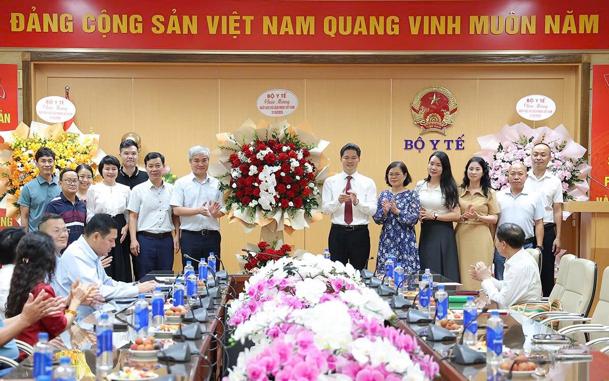 Thứ trưởng Thường trực Bộ Y tế Vũ Mạnh Hà chúc mừng các cơ quan báo chí nhân 101 năm Ngày Báo chí Cách mạng Việt Nam- Ảnh 7.