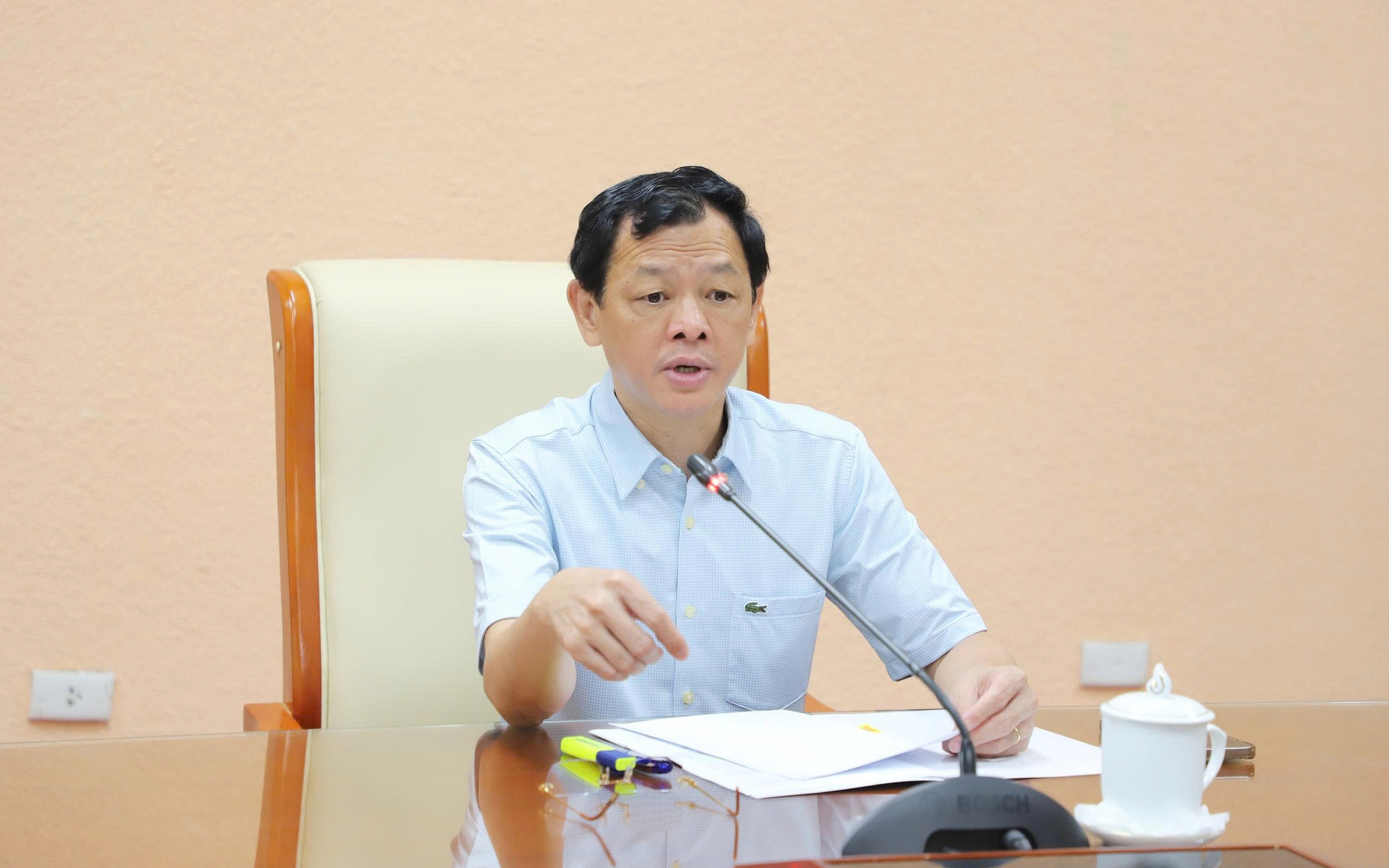 Thứ trưởng Nguyễn Tri Thức yêu cầu đẩy nhanh tiến độ triển khai bệnh án điện tử và cơ sở dữ liệu y tế
- Ảnh 6.
