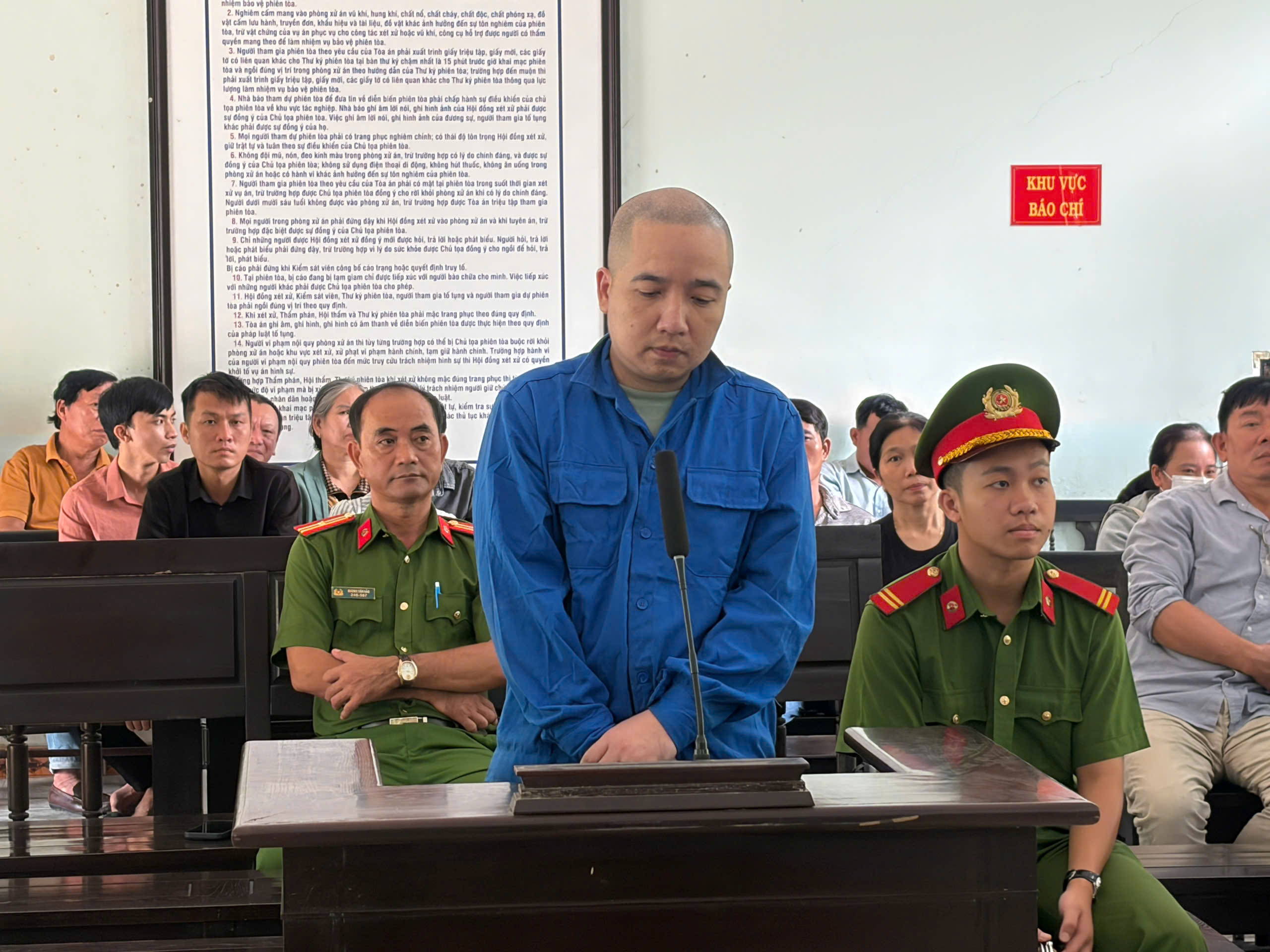 Cựu nhân viên Văn phòng Đăng ký đất đai chiếm đoạt hơn 10,4 tỷ đồng- Ảnh 1.