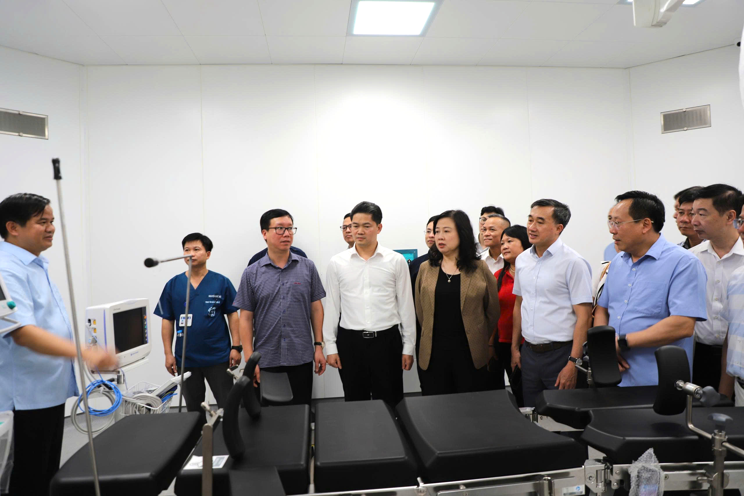 edit-1313-17811039212321863902272 Bộ trưởng Đào Hồng Lan: Quyết tâm đưa Cơ sở 2 Bệnh viện Bạch Mai vào hoạt động trong cuối tháng 6- Ảnh 12.