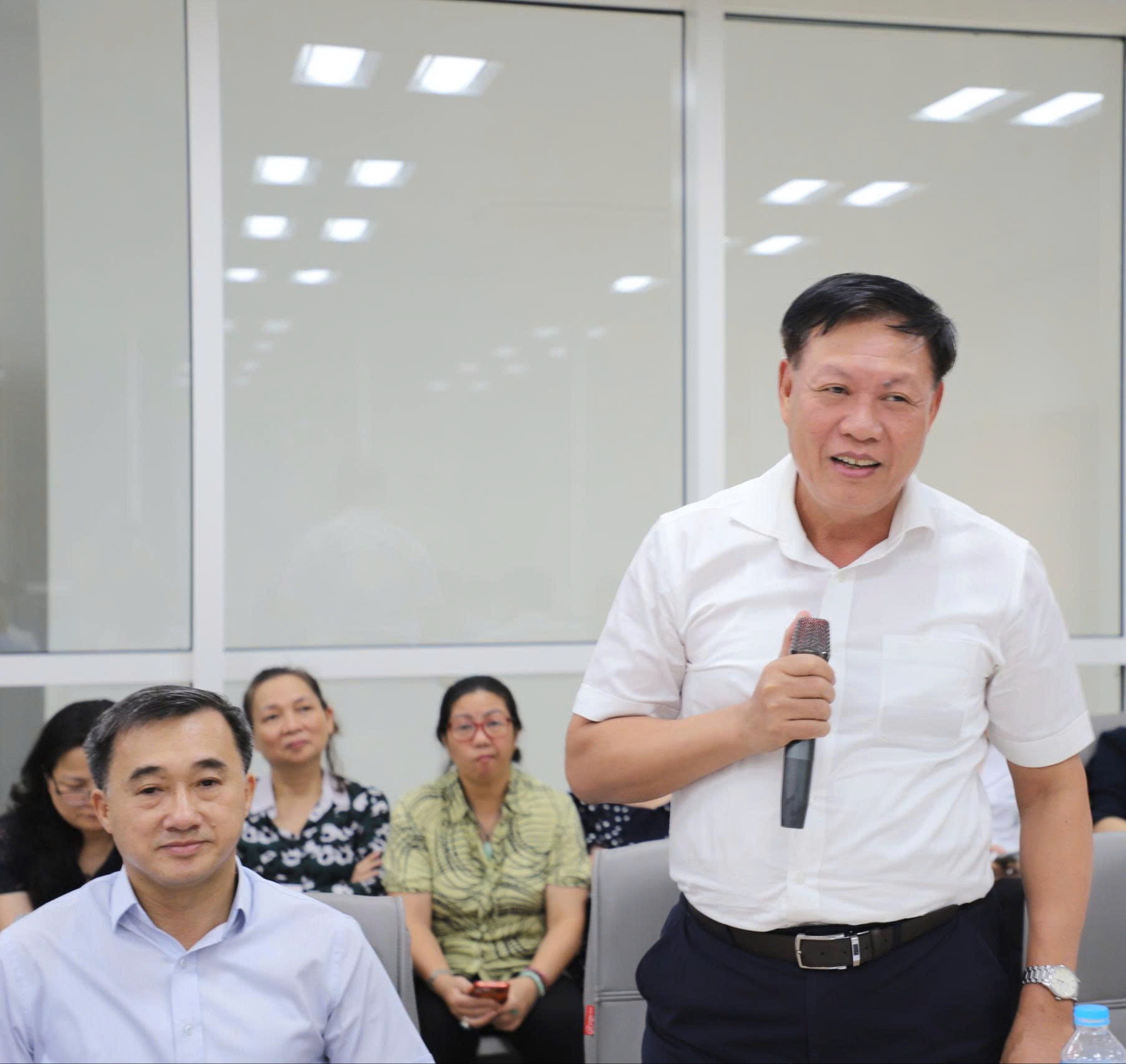 edit-anh-tuy-1414-17811036527881805306104 Bộ trưởng Đào Hồng Lan: Quyết tâm đưa Cơ sở 2 Bệnh viện Bạch Mai vào hoạt động trong cuối tháng 6- Ảnh 8.