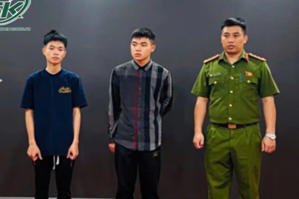 ‘Giang hồ nhí’ vung kiếm hỗn chiến kinh hoàng gây náo loạn ở Lào Cai, 2 tên cầm đầu sa lưới