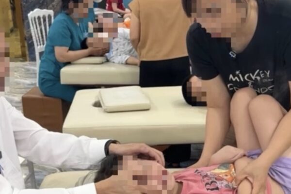 Sự thật về ‘tiến sĩ nắn chỉnh xương’ ở Y Đức Vương giúp trẻ ‘không nói được thành nói được’