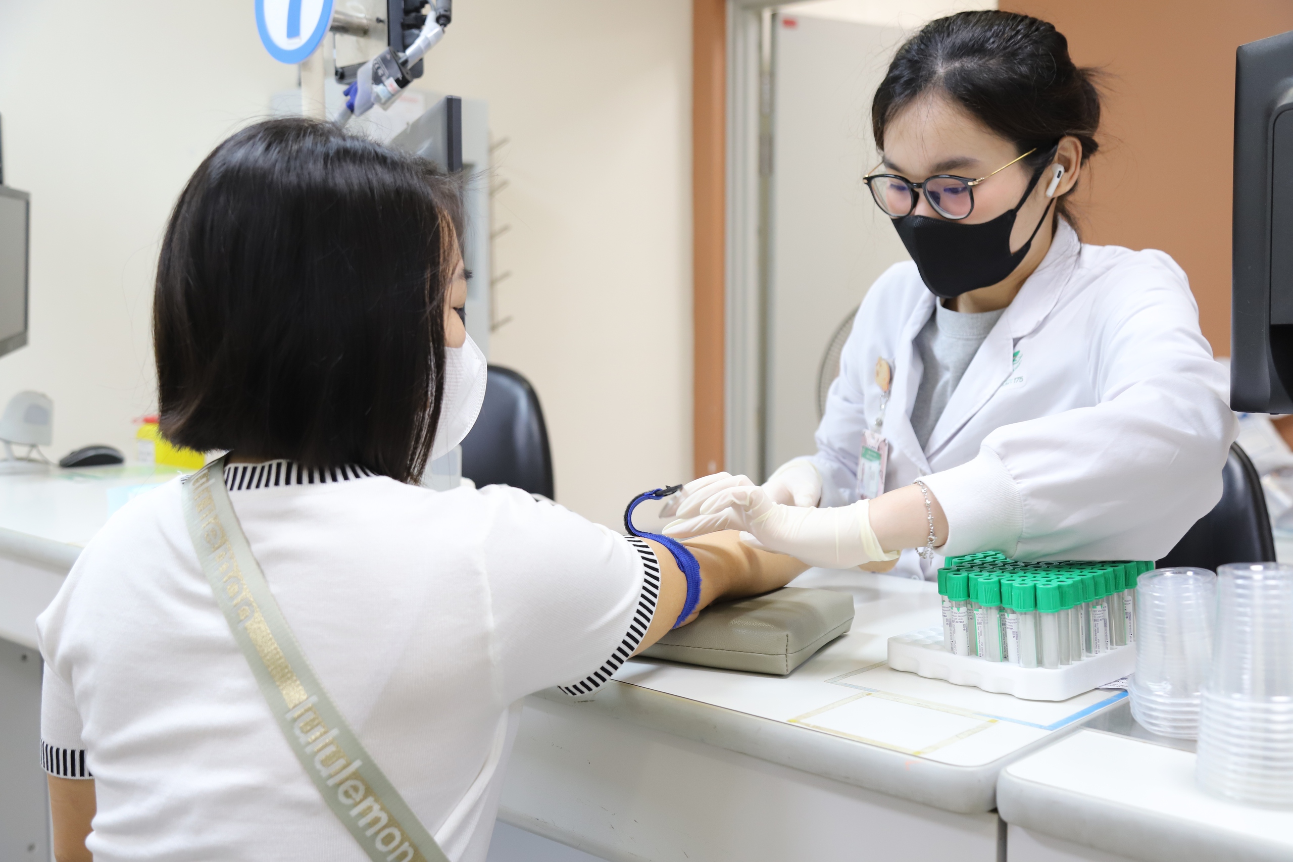 TPHCM tăng tốc khám sức khỏe toàn dân- Ảnh 3.