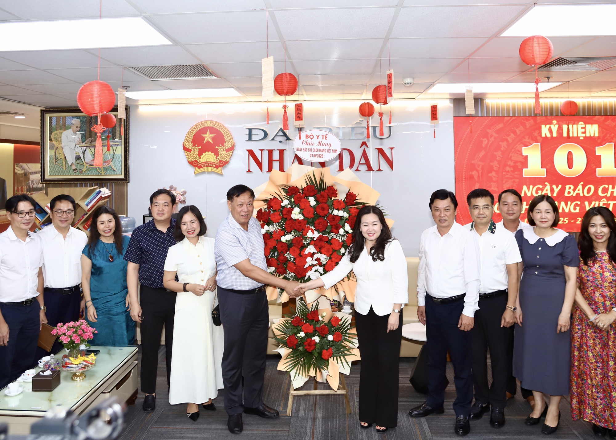 Thứ trưởng Đỗ Xuân Tuyên thăm, chúc mừng các cơ quan báo chí nhân Kỷ niệm 101 năm Ngày Báo chí Cách mạng Việt Nam- Ảnh 2.