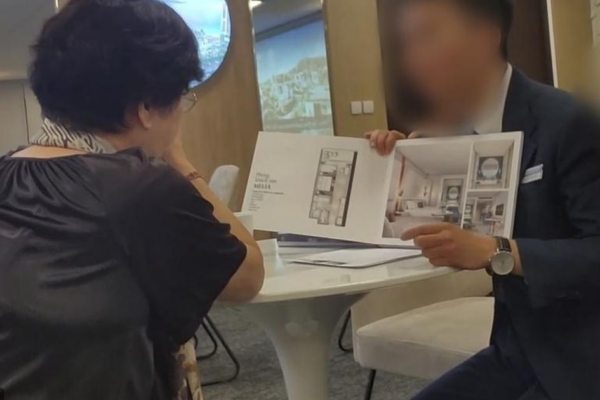 Vì sao sập bẫy ‘hợp đồng kỳ nghỉ’: Thế giới quan khác biệt của người cao tuổi tử tế, có trình độ, địa vị?