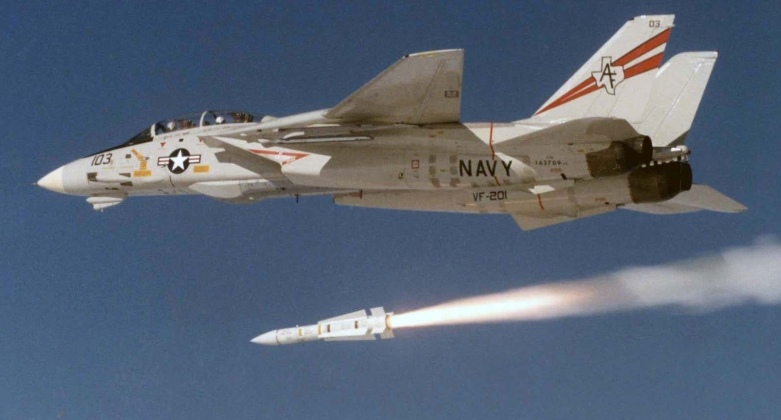 may-bay-f-14-phong-ten-lua-khong-doi-khong-aim-54-17812301863631946361059 Chiến đấu cơ huyền thoại của Mỹ trong tay Iran đáng gờm thế nào?- Ảnh 1.