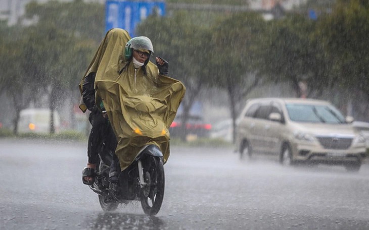 Bắc Bộ, Trung Bộ sắp trải qua đợt nắng nóng gay gắt trên 39 độ rồi đón mưa lớn- Ảnh 2.