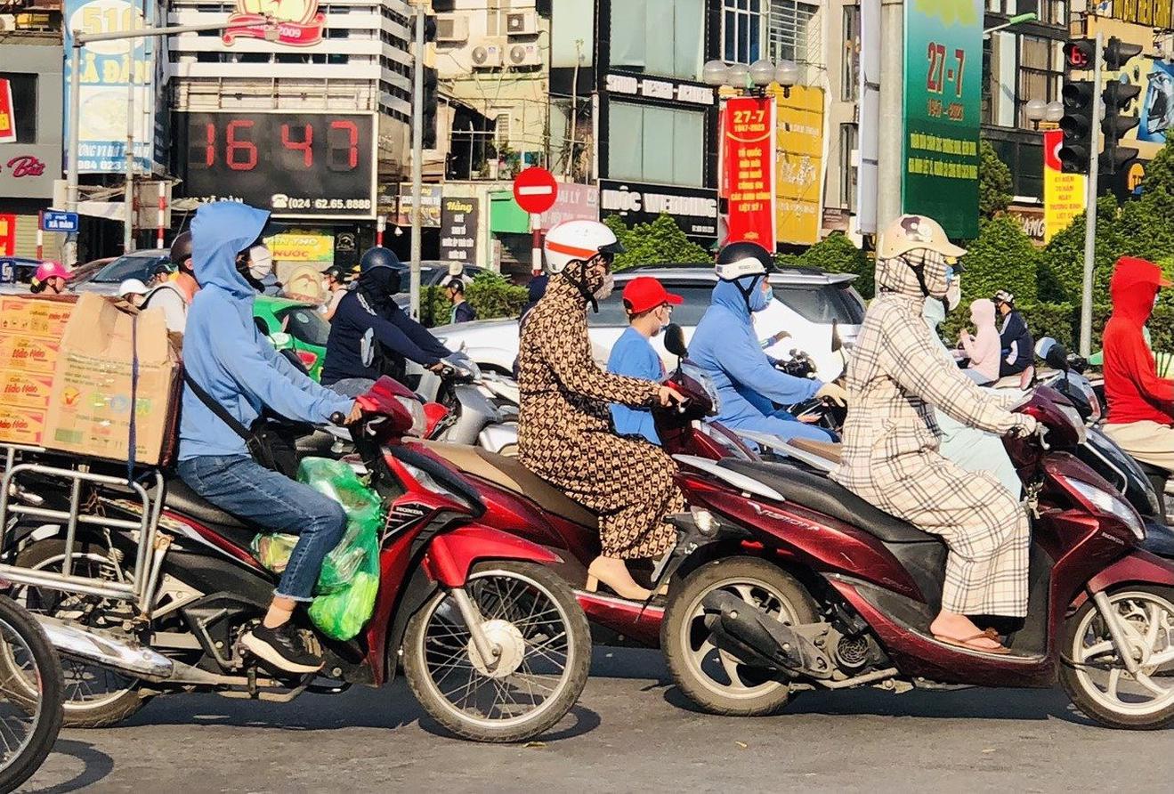 nang-nong-mien-trung-17815125521991288189441 Miền Trung nắng nóng gay gắt kéo dài trên 39 độ C - Ảnh 1.