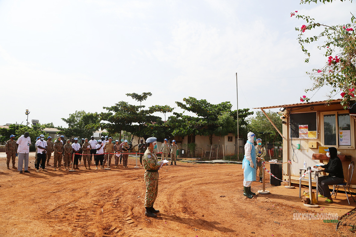 Bệnh viện Dã chiến 2.7 Việt Nam diễn tập ứng phó nguy cơ dịch Ebola tại  Nam Sudan - Ảnh 2.