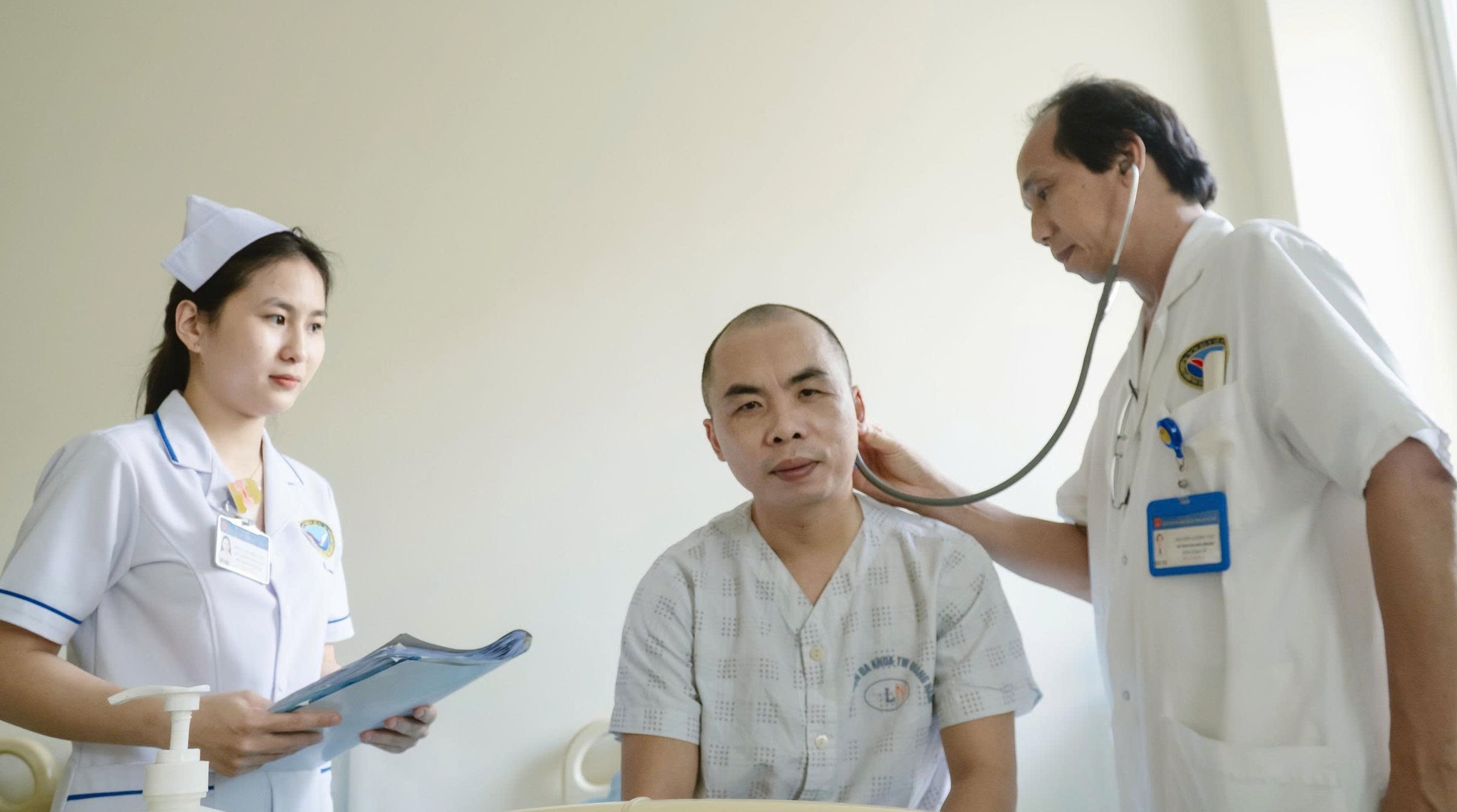 Khối lồi sau tai đập theo nhịp tim, bác sĩ cảnh báo dấu hiệu bệnh nguy hiểm- Ảnh 1.
