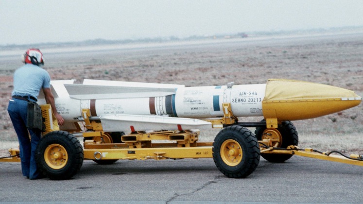 ten-lua-khong-doi-khong-aim-54-17812301402091059875708 Chiến đấu cơ huyền thoại của Mỹ trong tay Iran đáng gờm thế nào?- Ảnh 2.