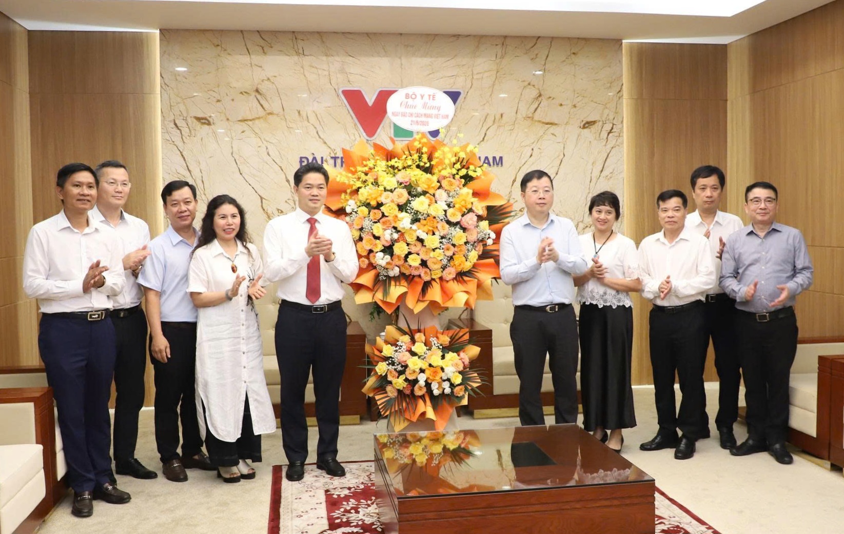 Thứ trưởng Thường trực Bộ Y tế Vũ Mạnh Hà chúc mừng các cơ quan báo chí nhân 101 năm Ngày Báo chí Cách mạng Việt Nam- Ảnh 1.