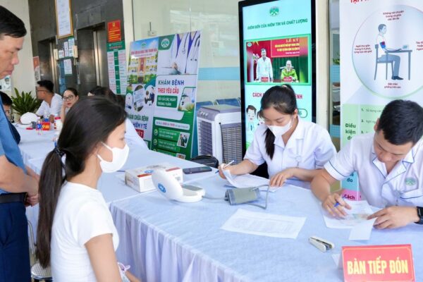 Thanh Hóa: Hơn 1.000 người dân được khám bệnh miễn phí và số hóa dữ liệu sức khỏe