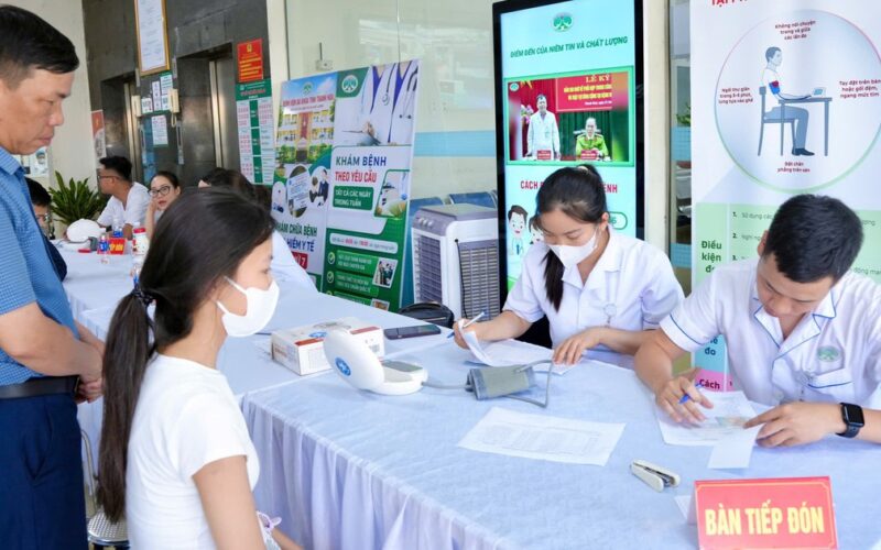 Thanh Hóa: Hơn 1.000 người dân được khám bệnh miễn phí và số hóa dữ liệu sức khỏe
