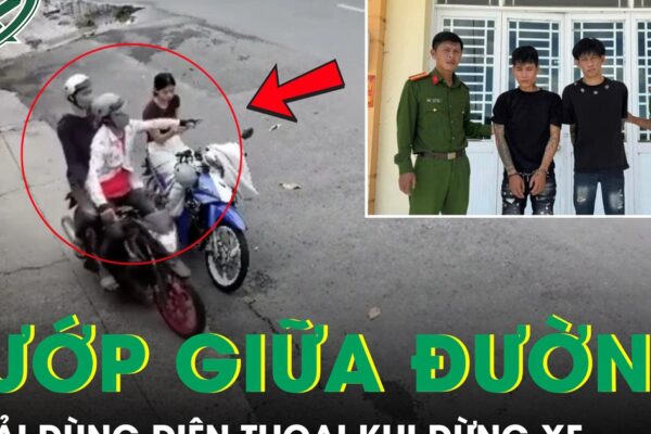 Dùng điện thoại khi đang dừng xe chờ mẹ, thiếu nữ bị cướp giật táo tợn giữa đường