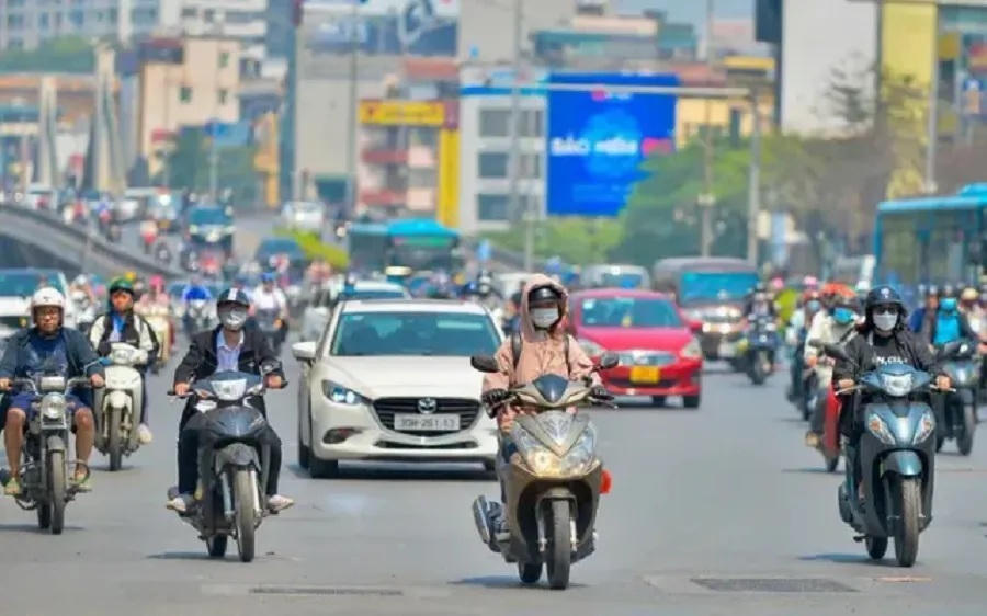 nang-nong-ra-manh-1781082231115732789048 Chi tiết đợt nắng nóng diện rộng sắp bao phủ miền Bắc- Ảnh 1.